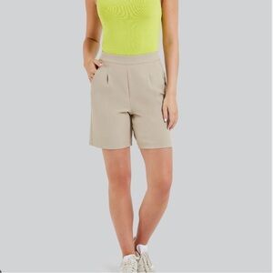 Fig Alviso Bermuda shorts Stone Beige Color Quick Dry Pleated Pull On Sz large